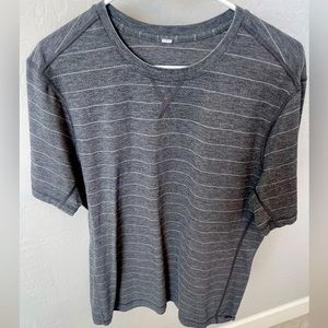 Lululemon mens tshirt size Large